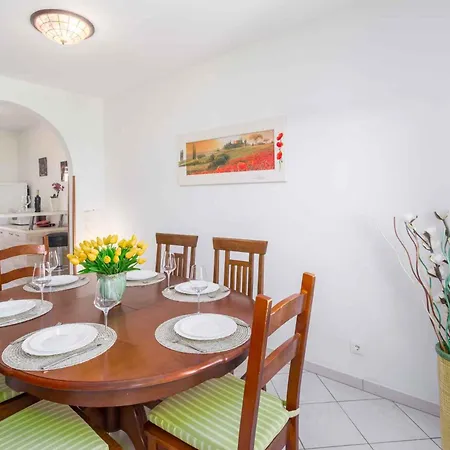 In Porec/istrien 10097 Holiday home
